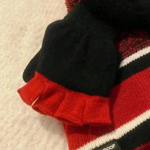 Weatherproof brand pull on hat and gloves with finger holes. NWT SIZE 8-20 - Picture 3 of 7